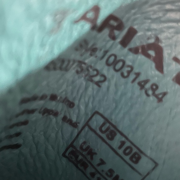 Ariat booties NWOT - Picture 3 of 3